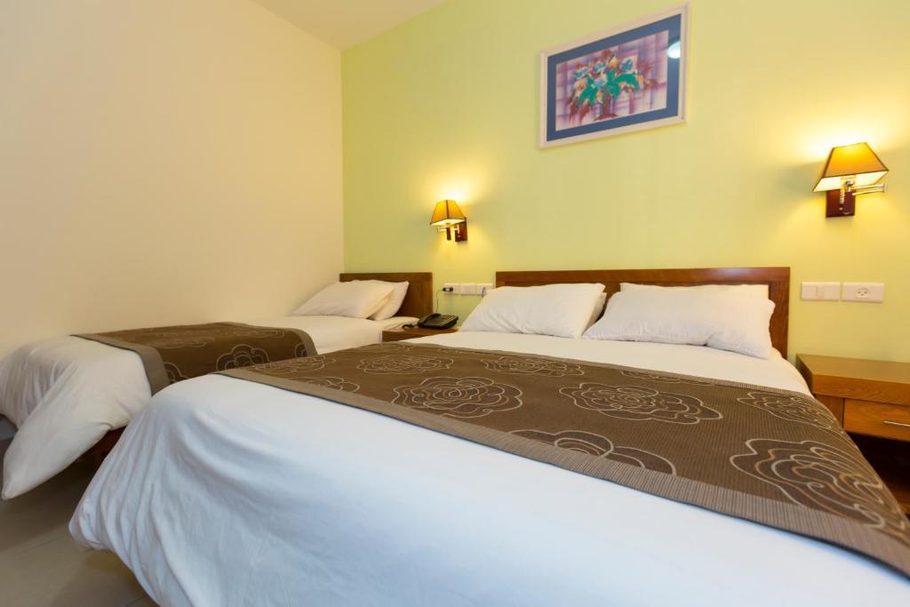 Angel Hotel Bethlehem Bagian luar foto